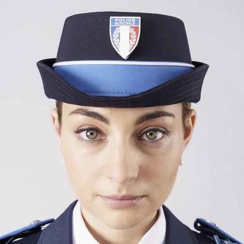 Chapeau rigide de cérémonie