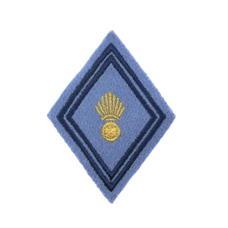 losange ST CYR sur drap brodé machine